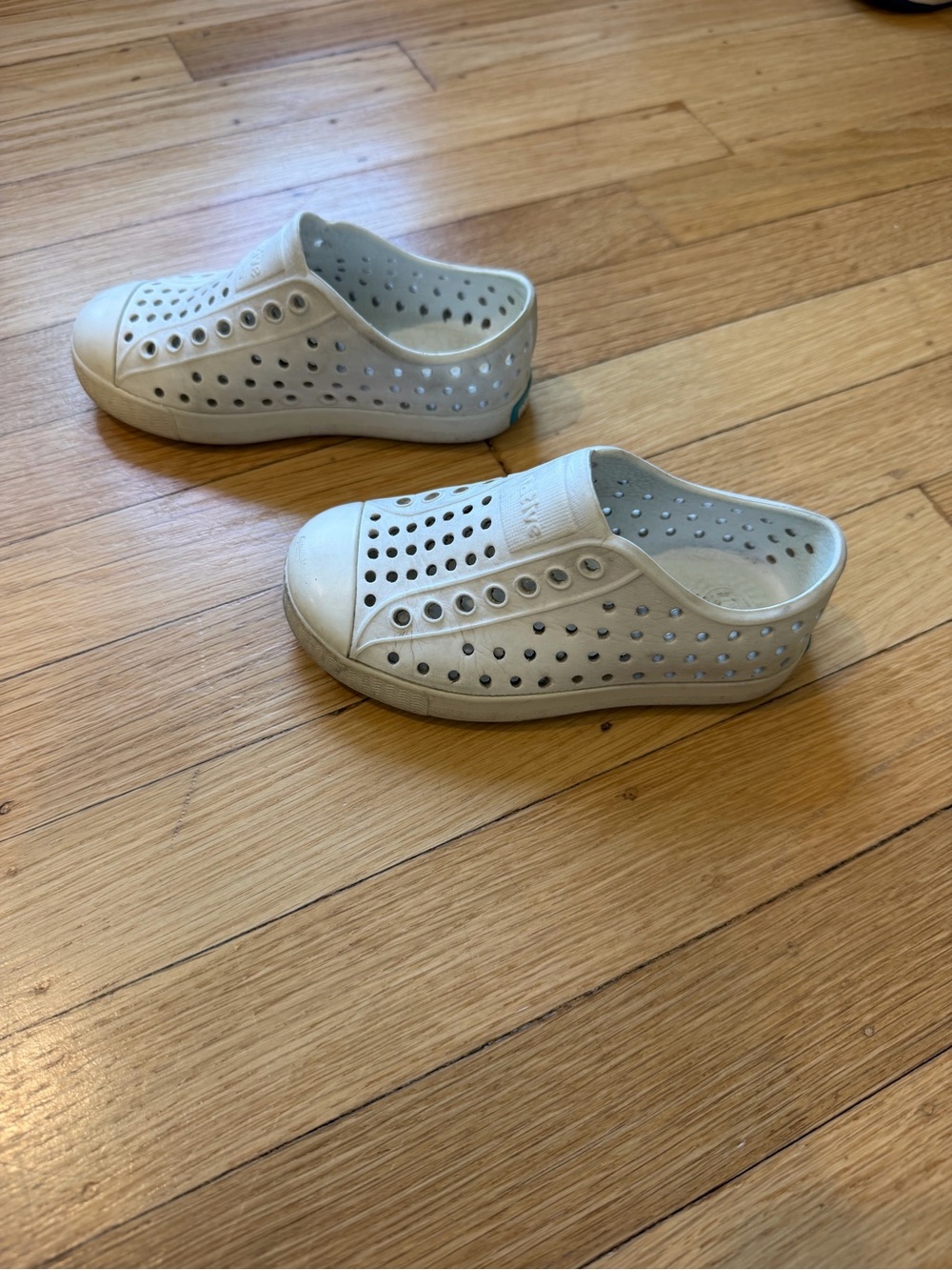 Native- Kids White Slip-On Perforated Casual Shoes. Size 8C